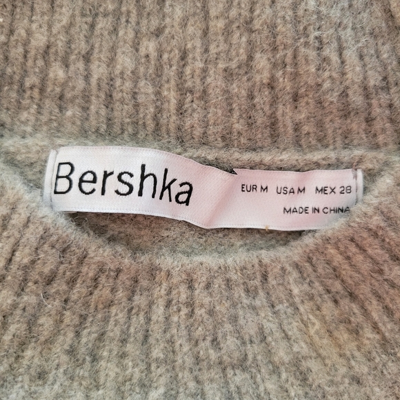 Bershka Teddy Bear Cropped Sweater • Gray • Tagged As Medium • Cozy - Picture 5 of 5
